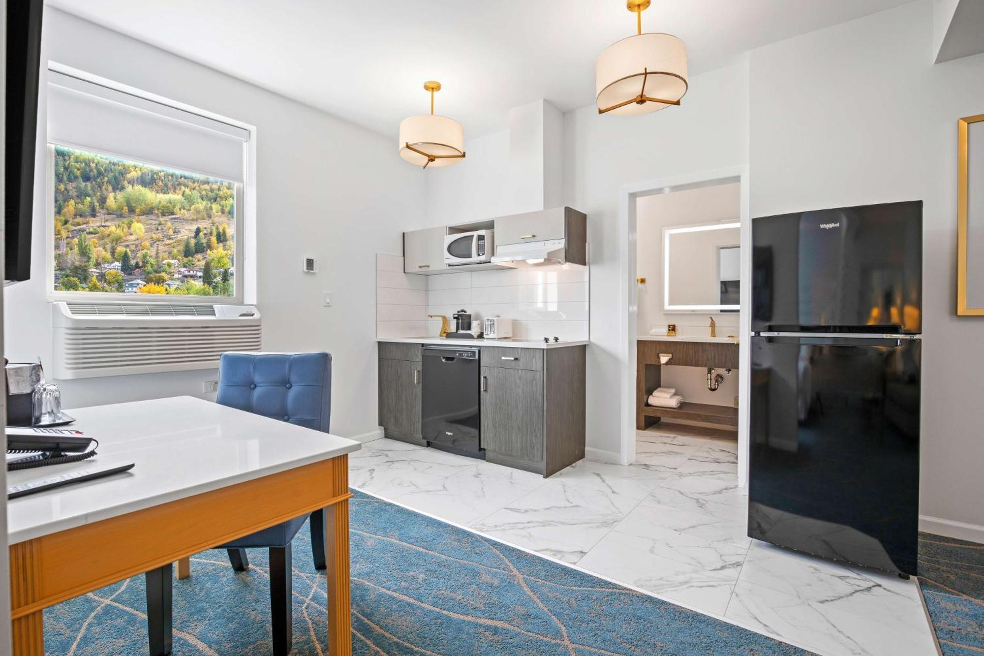 Crown Columbia Hotel; BW Premier Collection Trail Екстериор снимка