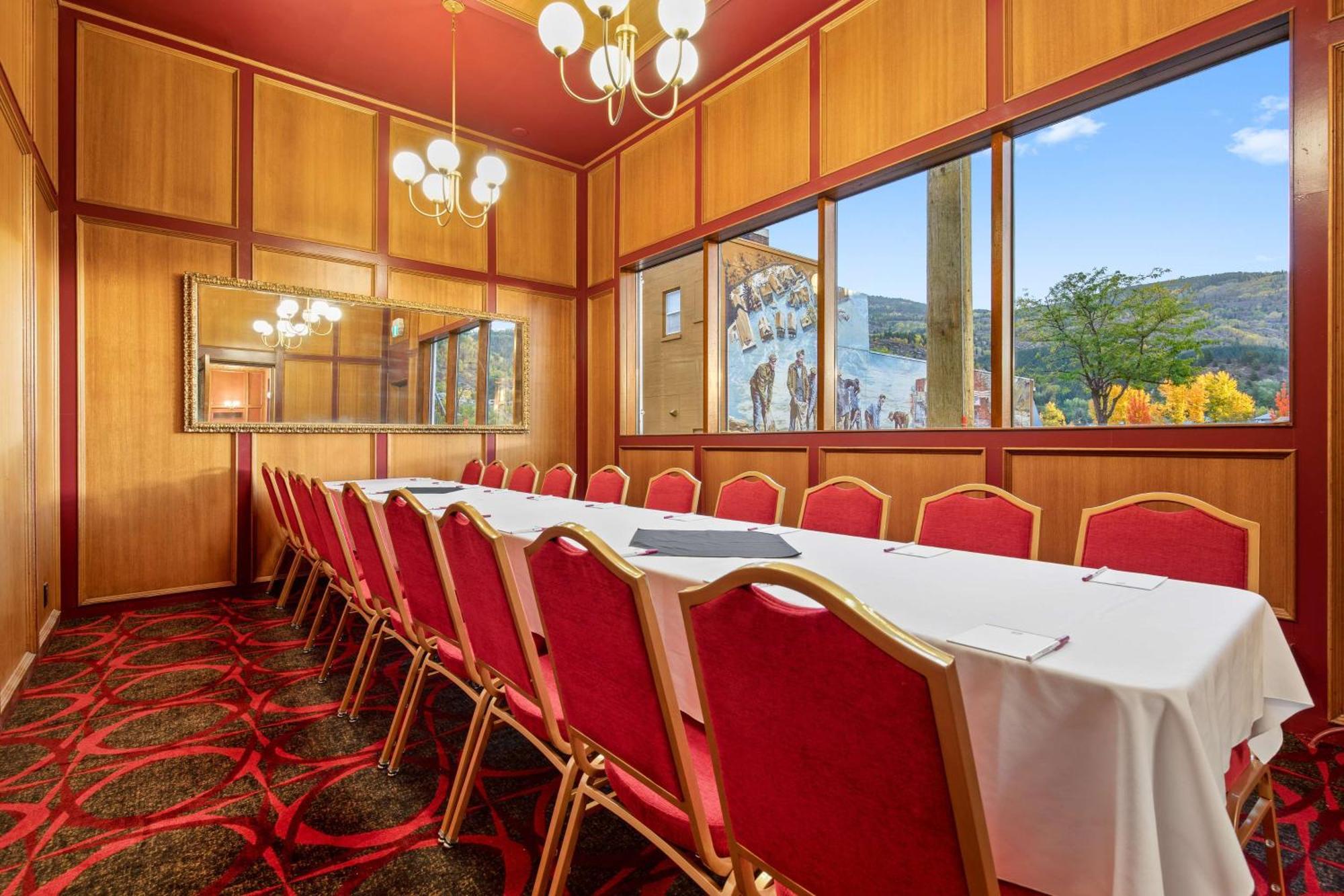 Crown Columbia Hotel; BW Premier Collection Trail Екстериор снимка
