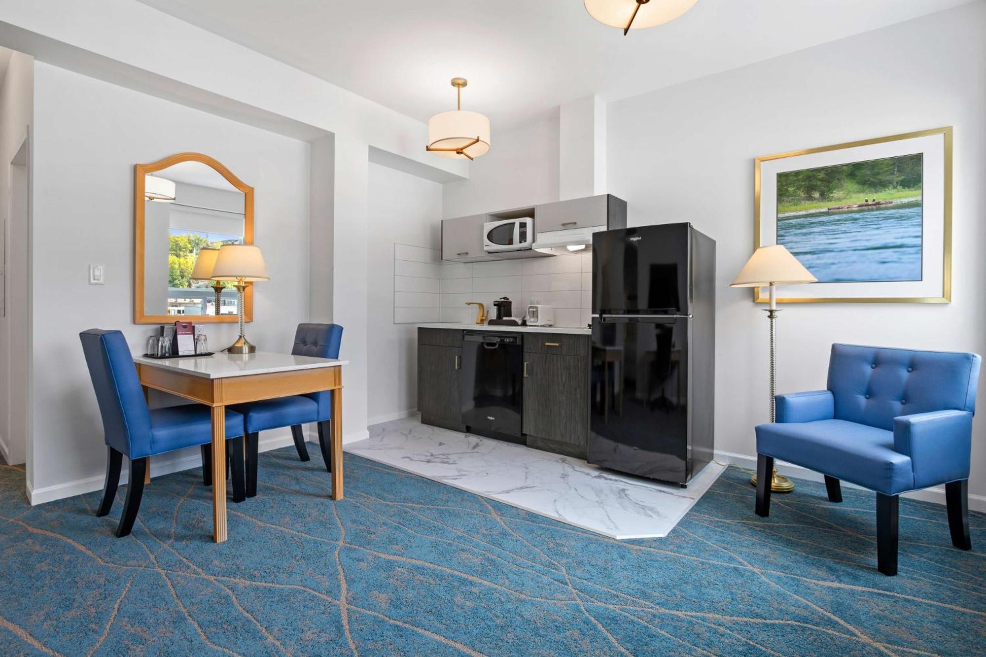Crown Columbia Hotel; BW Premier Collection Trail Екстериор снимка