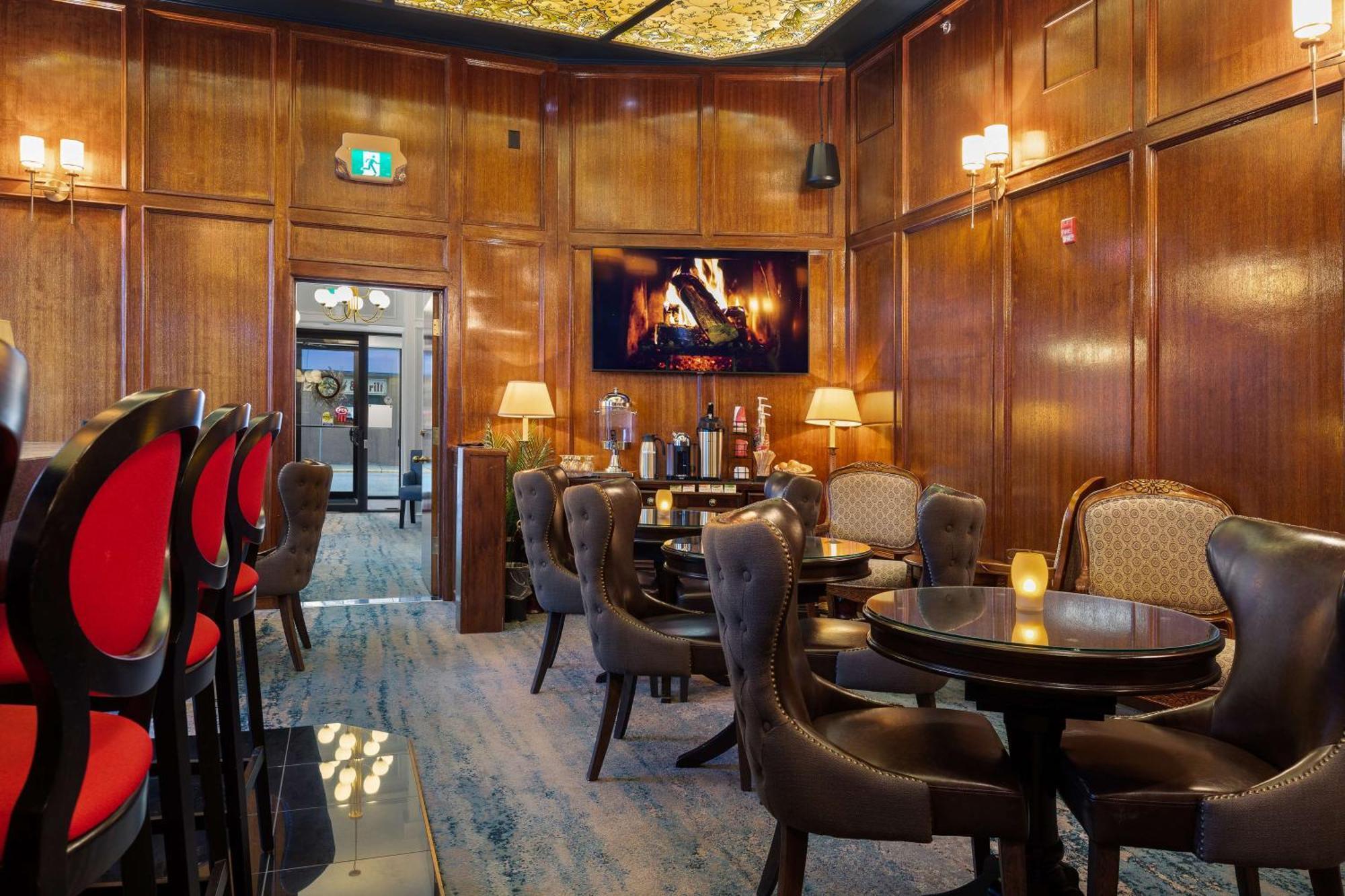 Crown Columbia Hotel; BW Premier Collection Trail Екстериор снимка