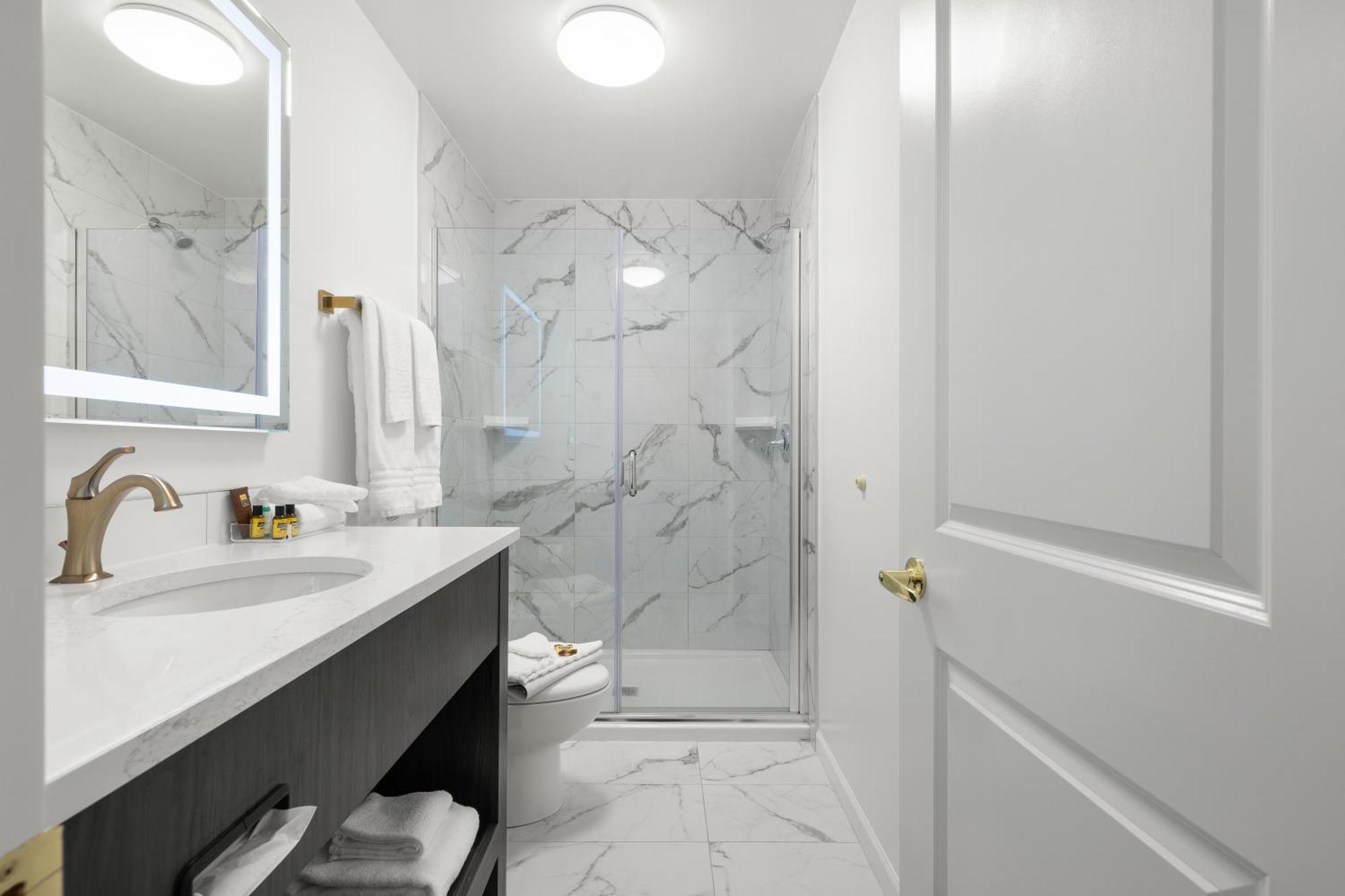 Crown Columbia Hotel; BW Premier Collection Trail Екстериор снимка