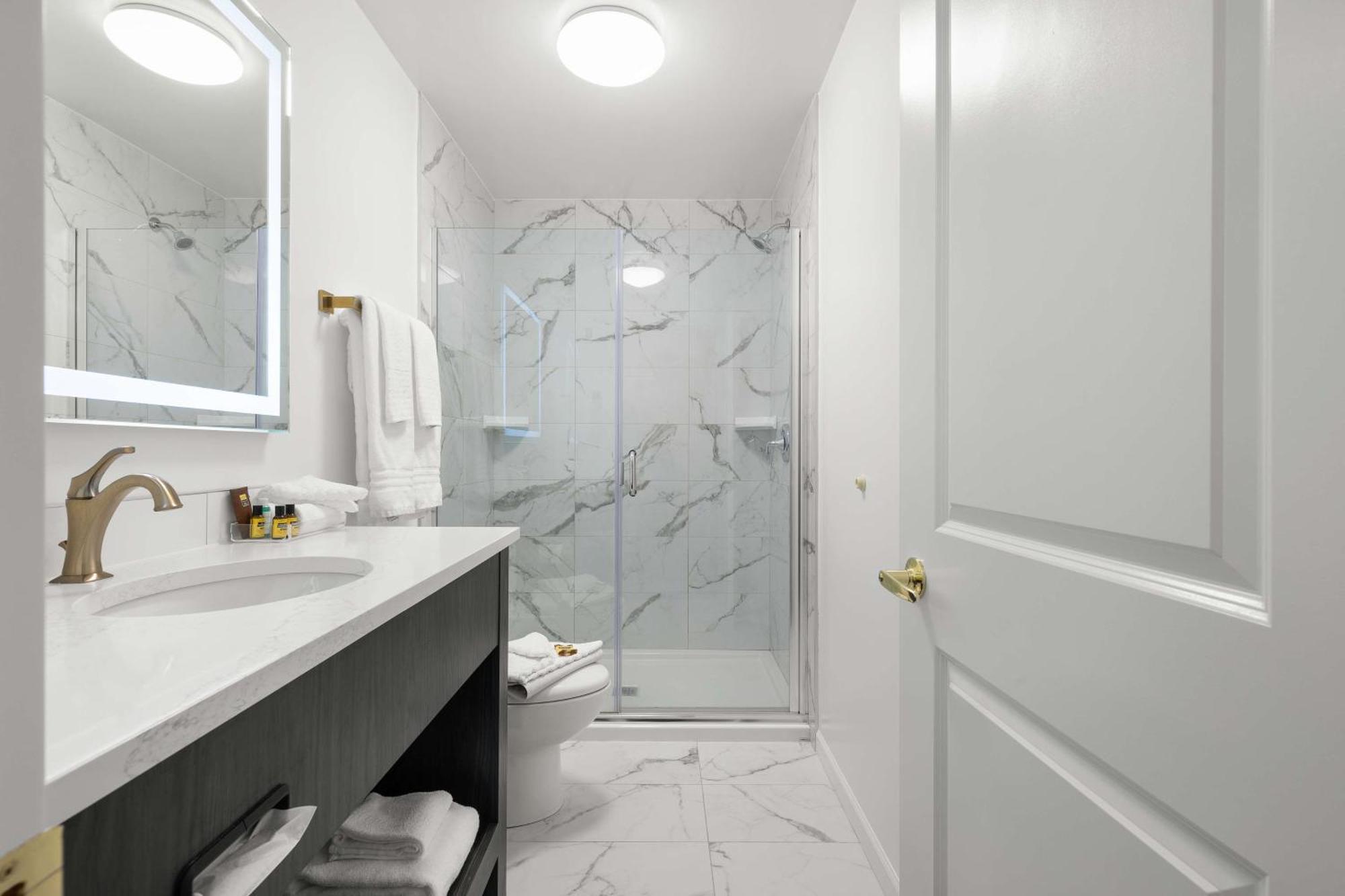 Crown Columbia Hotel; BW Premier Collection Trail Екстериор снимка